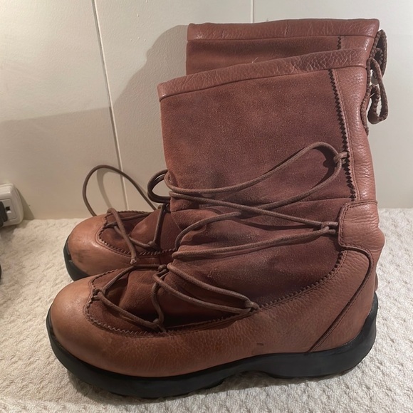 🤩host Pick🤩 90’S Kamik Leather Suede Wrap Around Lace Winter Boots - Picture 1 of 11